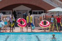 Cheaper by the Dozen (2022)