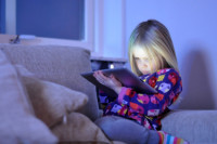 Pediatricians Say: Max 2 Hours of Screen Time and Keep Electronics Out Of Bedrooms