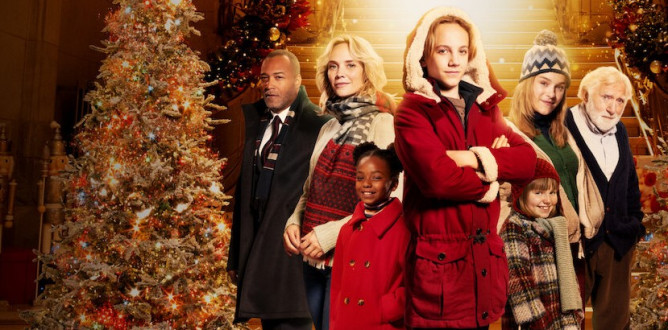 The Claus Family 2 parents guide